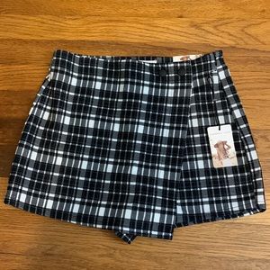 NWT Black and White Plaid Sincerely Jules Asymmetrical Wrap Skort